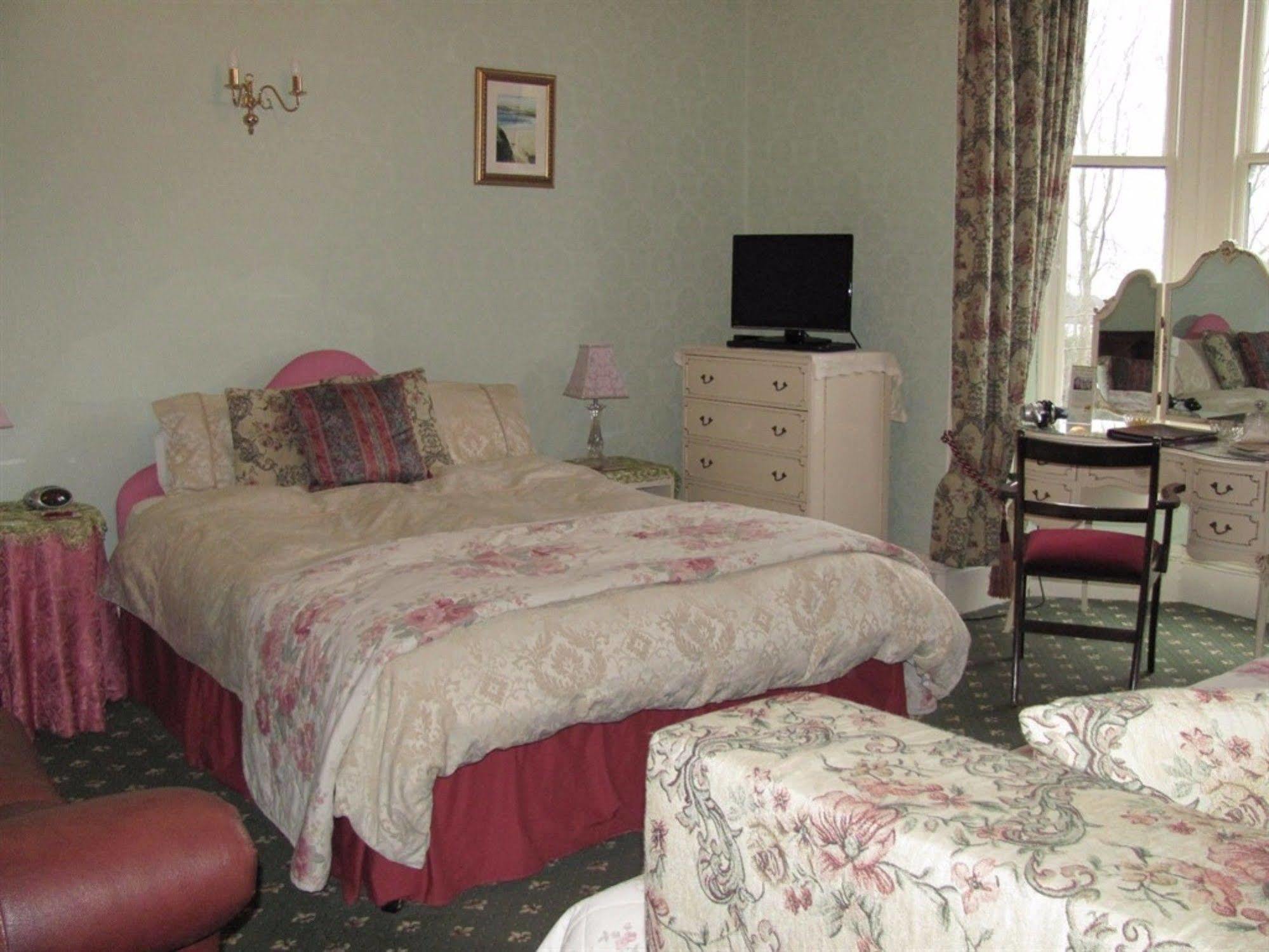 Penrose Bed & Breakfast ロストウィジエイ エクステリア 写真