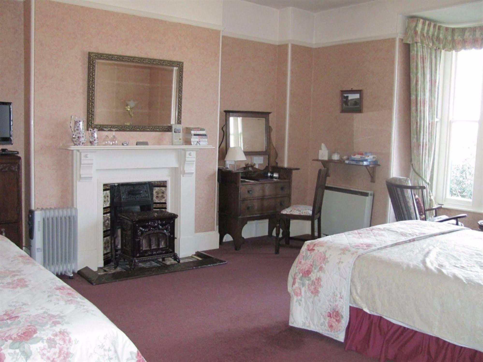 Penrose Bed & Breakfast ロストウィジエイ エクステリア 写真