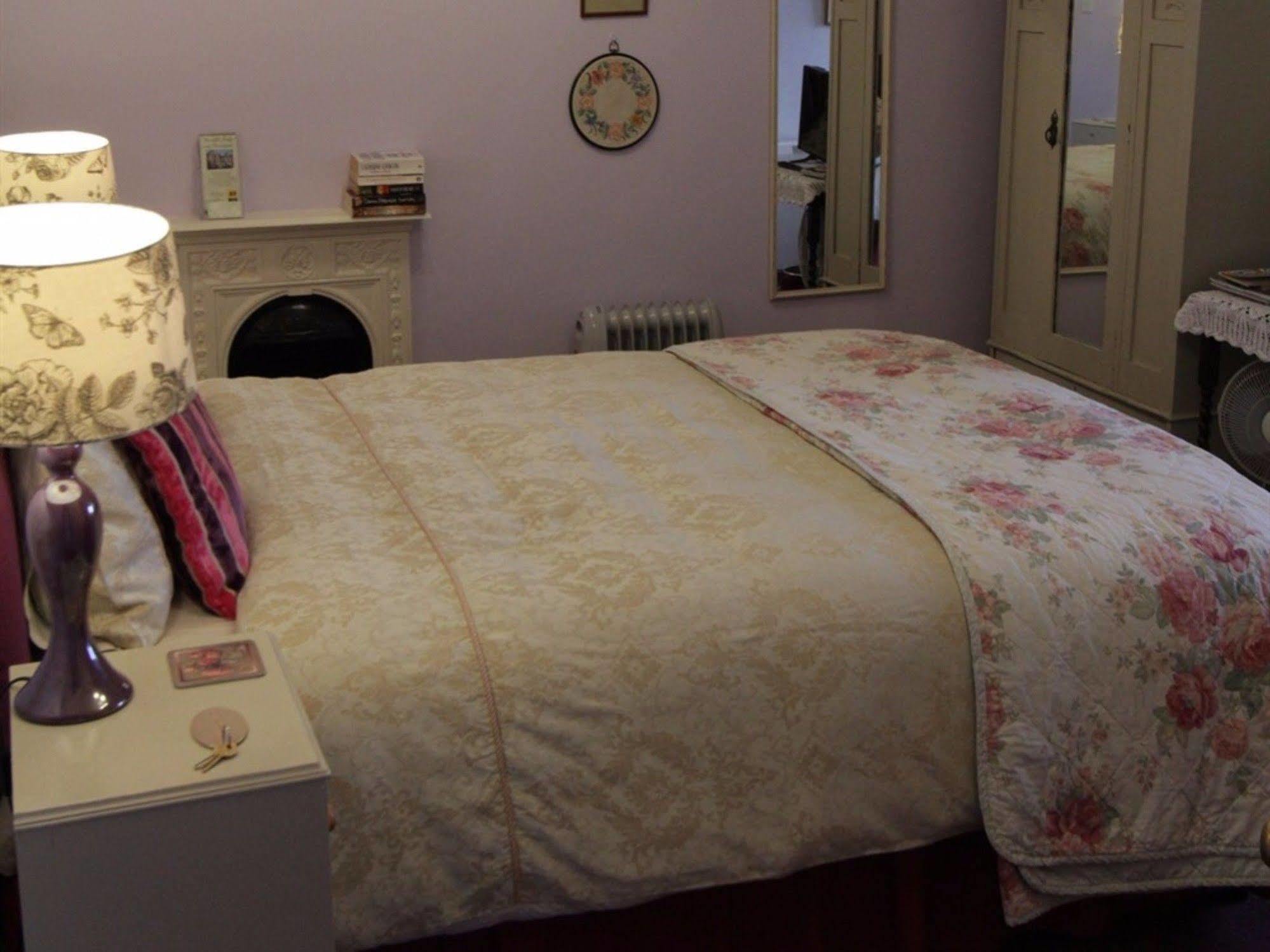Penrose Bed & Breakfast ロストウィジエイ エクステリア 写真
