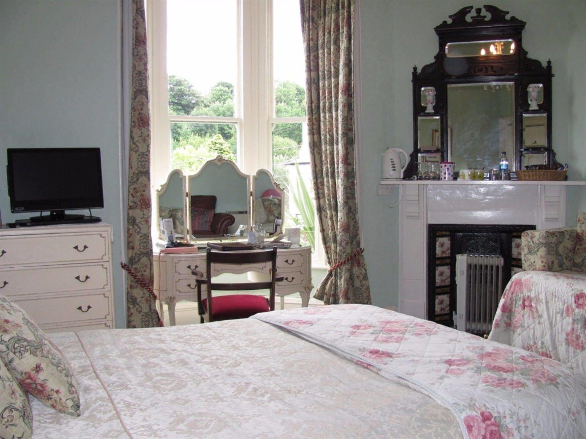 Penrose Bed & Breakfast ロストウィジエイ エクステリア 写真